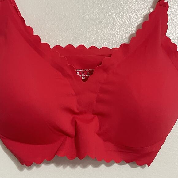 Seamless Soft Padded Red T-Shirt Bra Size M Scallop Trim Adjustable Longline NEW - Picture 6 of 11